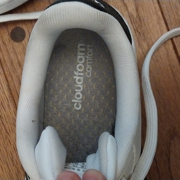 Ladies Adidas sneakers - Picture 3 of 4